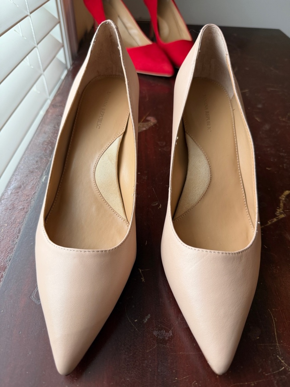 Like New Banana Republic Pointed Toe High Heels in Red and Nude - Picture 7 of 13
